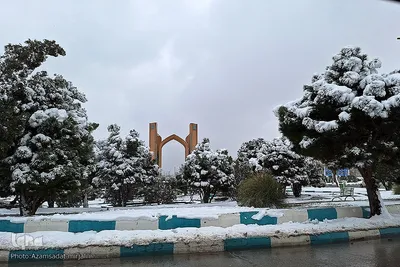 رخت سفید بر تن یزد جهانی