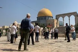 La mosquée d'Al-Aqsa envahie par des colons sionistes