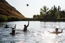 اُوان، دریاچه ای پر پیچ و خم