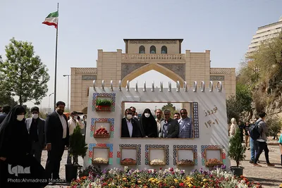 استقبال از مسافران نوروزی در شیراز