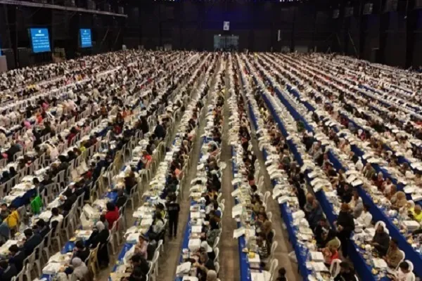 Makan Malam Berbuka Puasa Terbesar di Dunia Diadakan di Beirut
