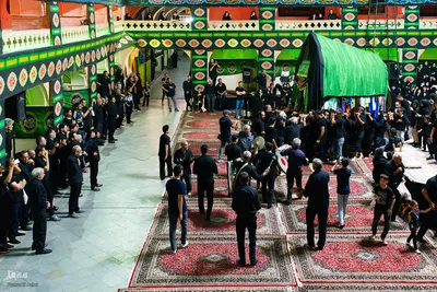 آیین ۳۰۰ ساله نخل‌گردانی در زواره اردستان