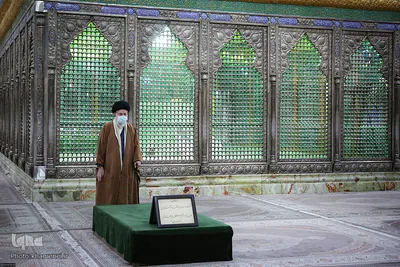 حضور رهبر انقلاب در مرقد مطهر امام راحل و گلزار شهدای بهشت زهرا