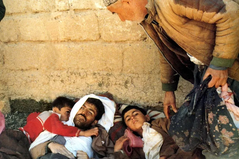 L’Iran ricorda l’attacco chimico di Sardasht e le complicità dell’Occidente