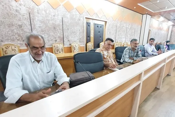 نشست هنرمندان با فرماندار شهرستان فریدون کنار -1