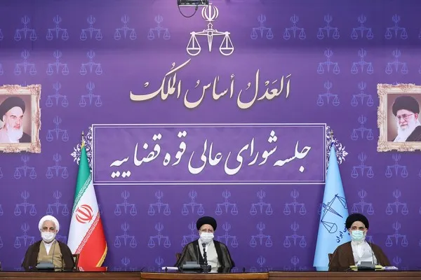 مشاهده رفتار همراه تبعیض برای مردم سخت است