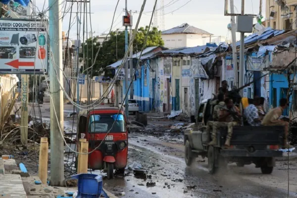 Mogadişu'daki terör saldırısında can kaybı 20'ye yükseldi