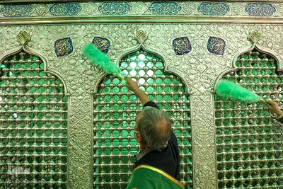 آیین گلاب شویی گنبد حرم مطهر شاهچراغ‎ (ع)