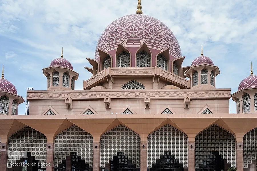 Seni bina Iran yang mendalam di Masjid Putra + Video & Gambar