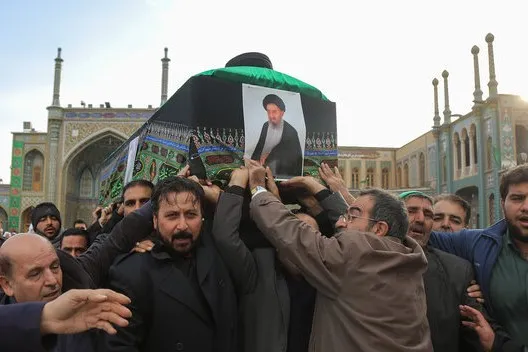 پیکر آیت‌الله میرمحمدی در قم تشییع شد