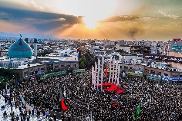 ملايين المسلمين في ايران والعالم يحيون ذكرى العاشر من محرم