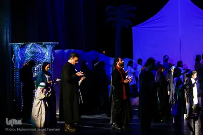 نمایش «غریبه شام»