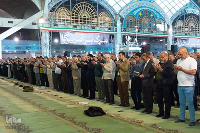 اقامه نماز عید فطر در مصلای اصفهان