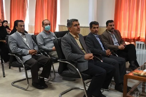 نشست ادبی میلاد امام رضا(ع) در رشت برگزار شد+ عکس