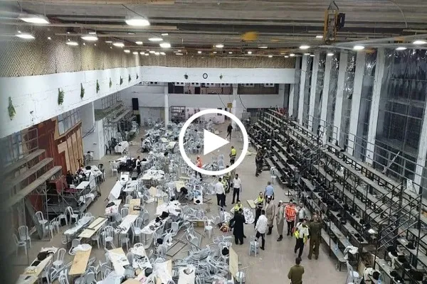 بالصور والفيديو...لحظة إنهيار مدرج في كنيس يهودي غرب القدس المحتلة