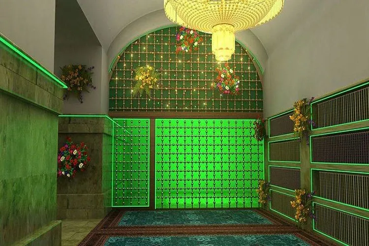 ساخت یکی از درب‌های سرداب امام زمان(ع) در گیلان