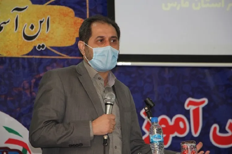 اوج آزادگی شهدا در بندگی محض خداوند است / نسل آینده را عاشورایی تربیت كنیم