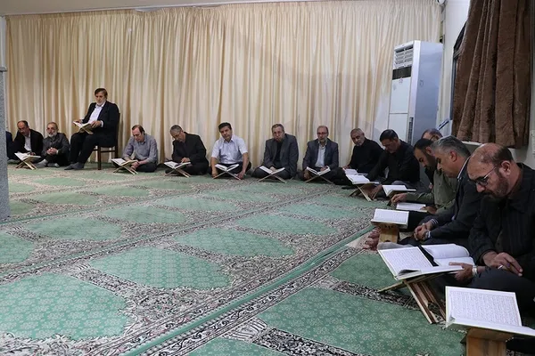 جلسه تفسیر قرآن ویژه مدیران اجرایی آذربایجان‌شرقی