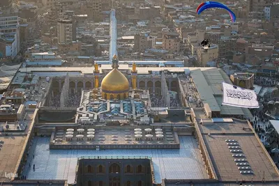اهتزاز پرچم ولایت بر فراز حرم حضرت علی (ع)