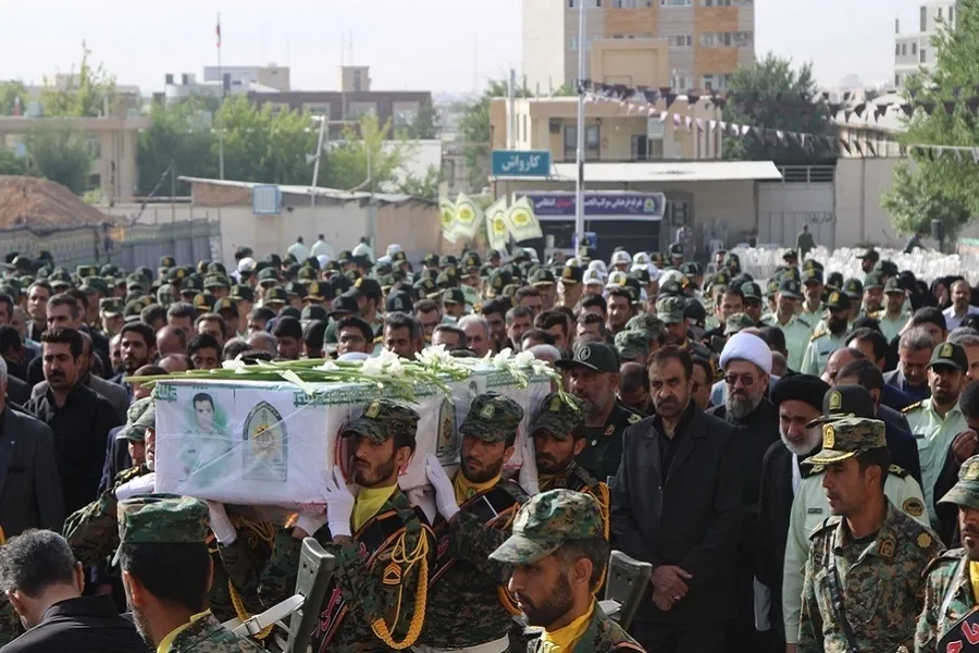 تشییع شهید مدافع امنیت «علی شوقی» در شهرکرد