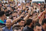 حضور رئیس جمهور در شاهچراغ و دیدار با خانواده شهدا