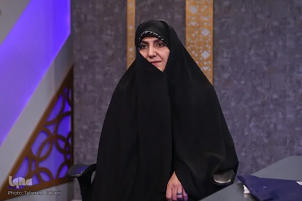 نظام ارزشیابی دخترانگی را به رسمیت بشناسد