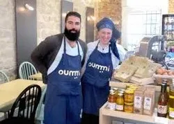 La cantine Oummi : un « lieu de vie » bio, halal et éthique