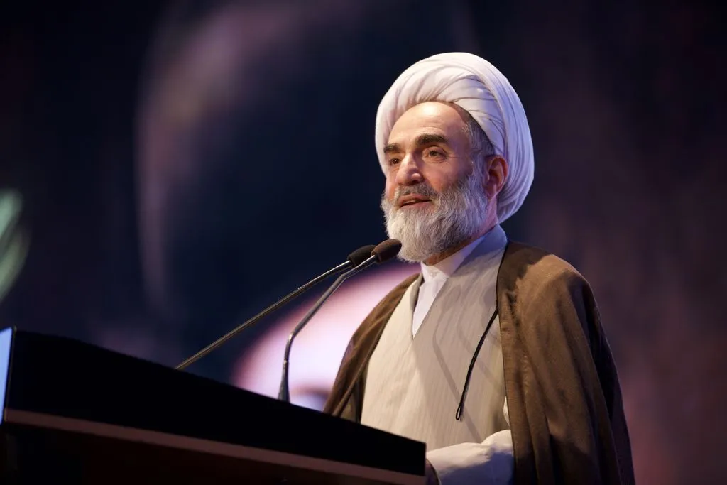 معلمان هویت دینی و ایرانی را در دانش‌آموزان تقویت کنند