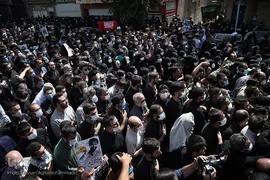 مراسم تشییع پیکر مطهر شهید مدافع حرم «جواد الله‌کرم» در محله مهرآباد جنوبی