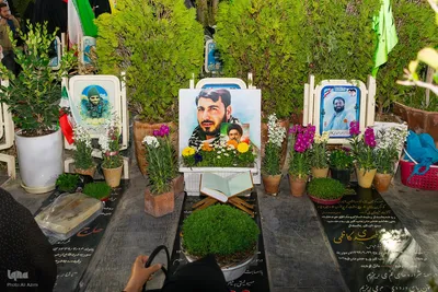 تحویل سال ۱۴۰۵ در گلستان شهدای اصفهان