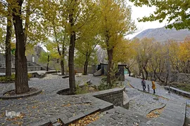 برگریزان پاییزی در همدان