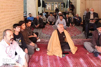 اعتکاف جوانان ملایر در مساجد در مراسم معنوی اعتکاف‎‎