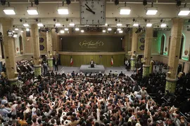دیدار هزاران نفر از اقشار مختلف مردم در روز عید غدیر
