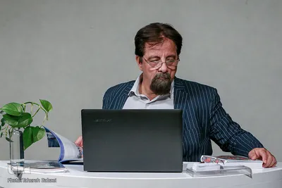 مجید رزازی، سردبیر اسبق ایکنا. دبیر اسبق گروه گزارش کیهان، بیش از ۳۰ سال فعالیت در حوزه روزنامه نگاری، معاون خبرگزاری میزان