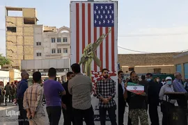 تشییع شهید گمنام با حضور دانش‌آموزان در اهواز