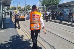 Opération à al-Qods : 2 israéliens blessés, l’auteur tombé en martyr