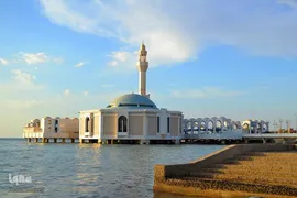 مسجد «الرحمة» عبادتگاهی زیبا در ساحل دریای سرخ شهر جده عربستان
