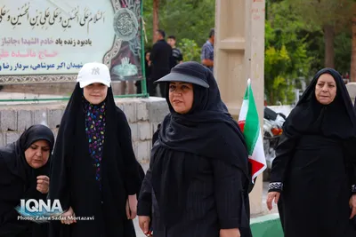 پیاده‌روی دلدادگان اربعین حسینی در خمینی‌شهر