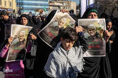 راهپيمايي سوگواران سردار دل‌ها در شيراز