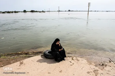 معلق میان حال و آینده