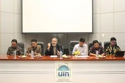 Indonesia Seminar Discusses Quranic View of Justice