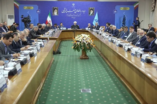 سرداران جبهه اقتصاد در کنار حضور هشیارانه مردم در صحنه، باعث شکست دشمنان شده‌اند