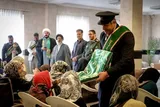مادران آسایشگاه سالمندان همدان پرچم متبرک حرم بانوی کرامت را زیارت کردند