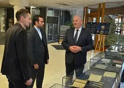 Un ancien Coran avec la traduction persane à Sarajevo
