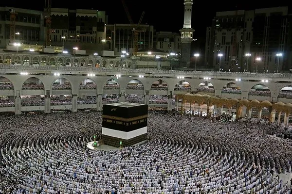 Suudi Arabistan, Kabe'de namaz için aşı olma şartı getirdi