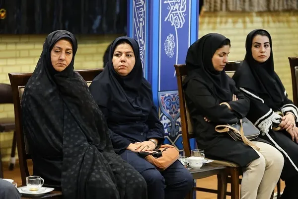 دیدارجمعی از جهادگران دانشگاهی با نماینده ولی فقیه در آذربایجان شرقی