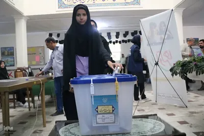 حضور پرشور رای‌اولی‌ها در انتخابات ریاست جمهوری در ارومیه