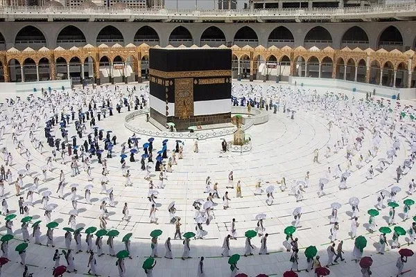 Suudi Arabistan sadece 2 doz Kovid-19 aşısı olanlara umre izni verecek