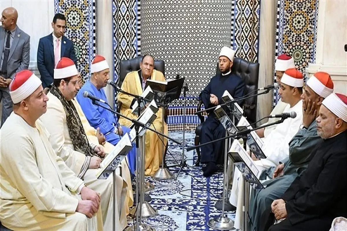 Gudanar da taro da karatun kur'ani a masallacin Imam Husaini (a.s.) da ke birnin Alkahira