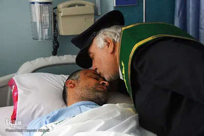 عیادت خدام امامزاده سیدجعفر محمد(ع) از مصدومان حادثه اتوبوس یزد
